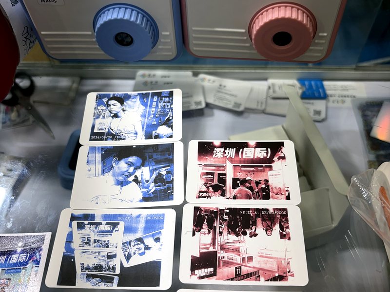 Cámaras infantiles y tarjetas fotográficas bicolor impresas en papel térmico